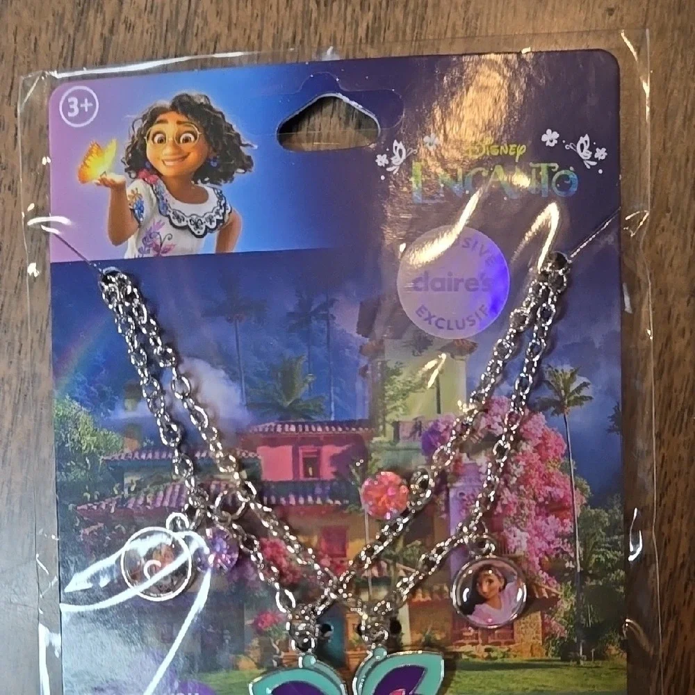 Disney nwt encanto